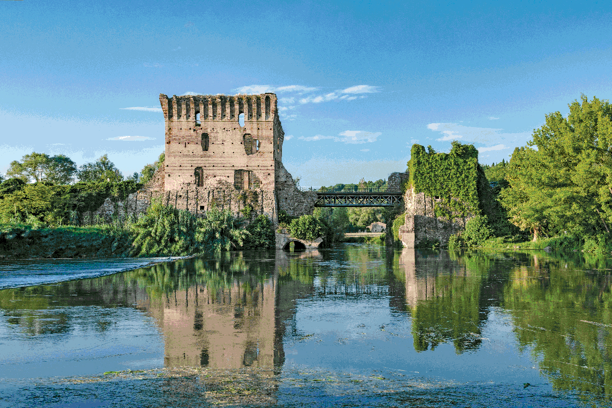 Ponte Visconteo, Borghetto. Foto: Pietro Titoni Alla scoperta del Grada veneto, tra leggende, cucina, cultura e sport tutto l’anno